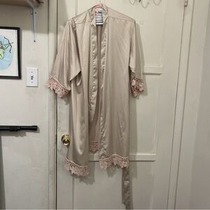 Elegant Cream Lace Trim Robe